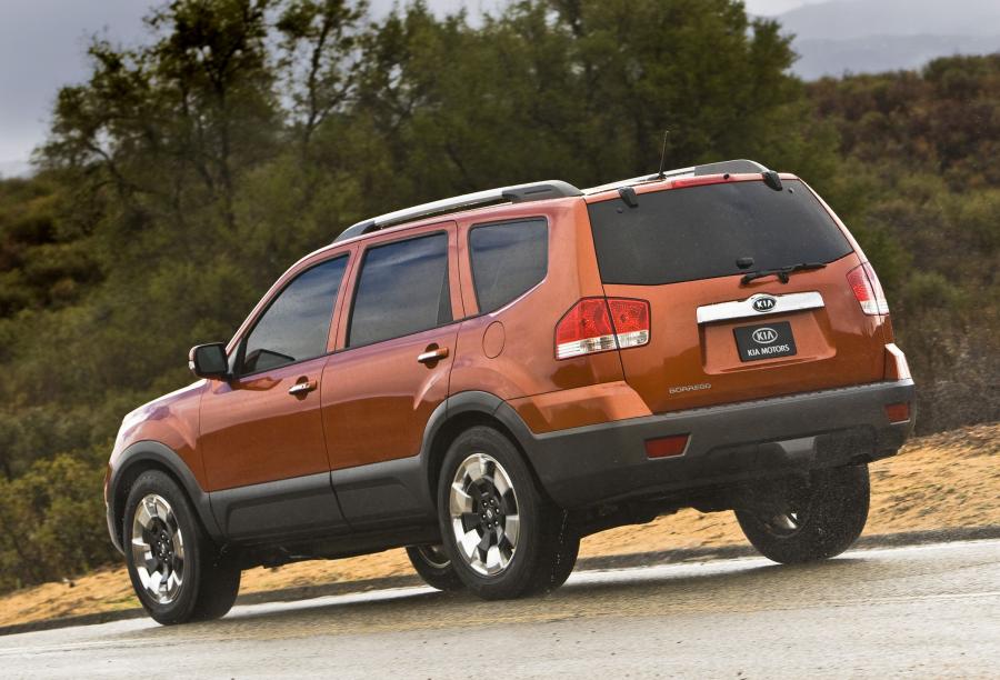  Kia Borrego 2009 года  (фото 7 из 345)